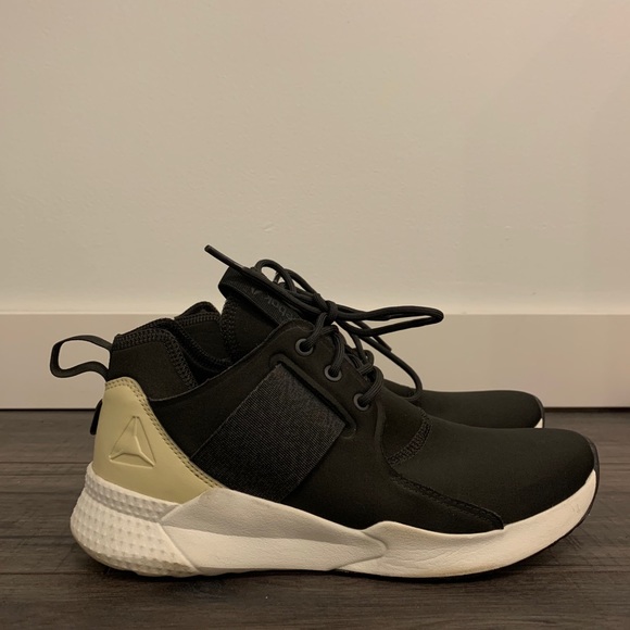 Reebok Athletic Shoe - Picture 2 of 4